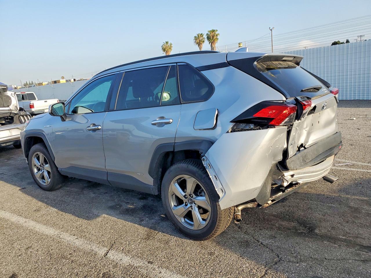 2020 Toyota Rav4 Limited - Фото 2