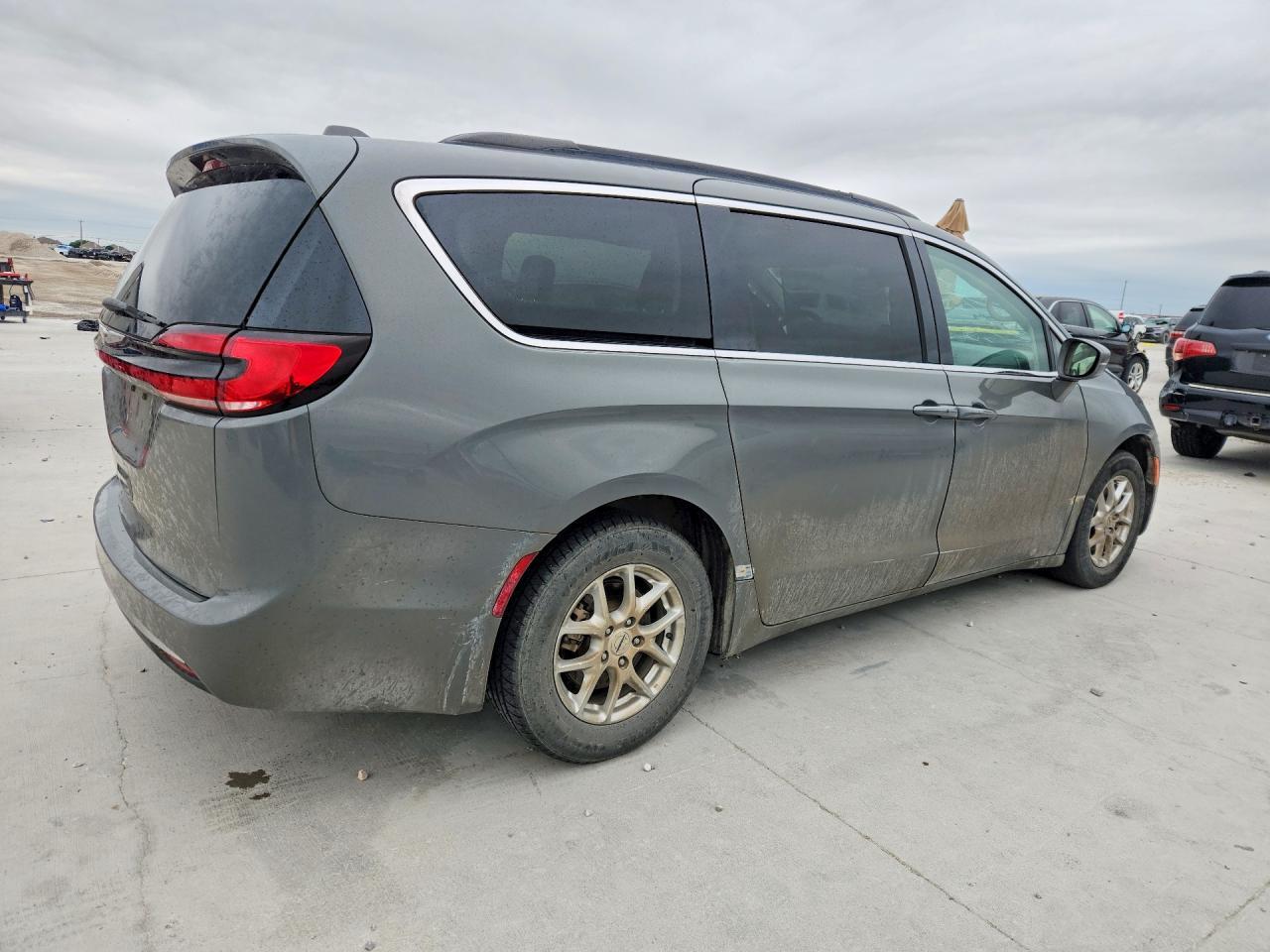 2022 Chrysler Pacifica Touring L - Фото 3