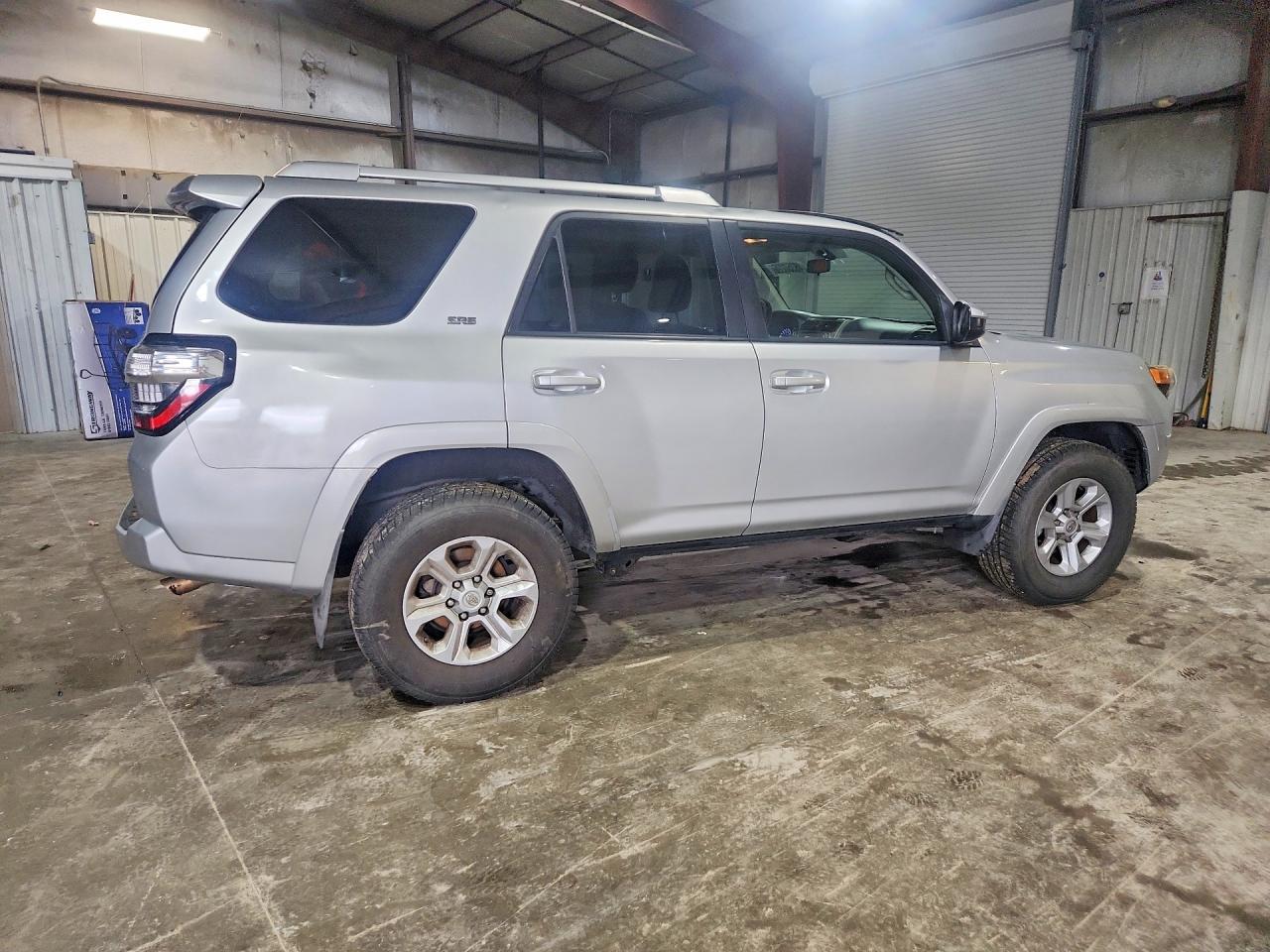 2014 Toyota 4Runner Sr5 - Image 3