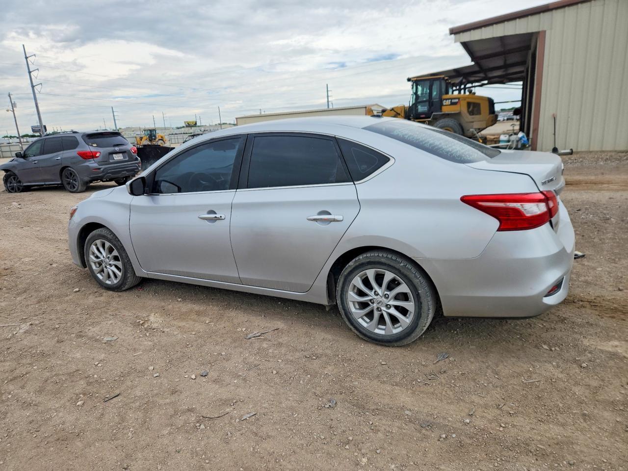 2018 Nissan Sentra Sv - Фото 2