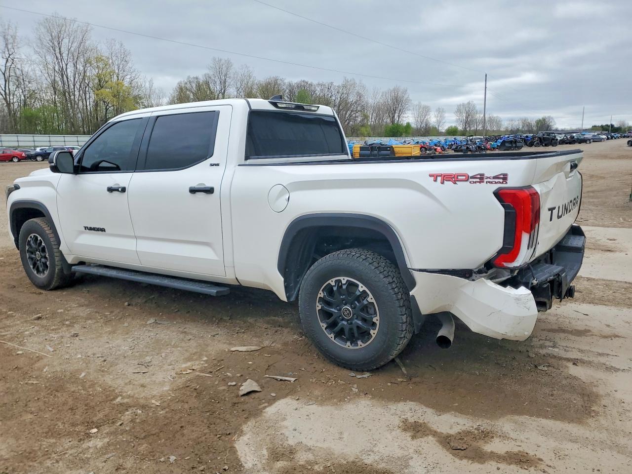2022 Toyota Tundra Crewmax Sr5 - Фото 2