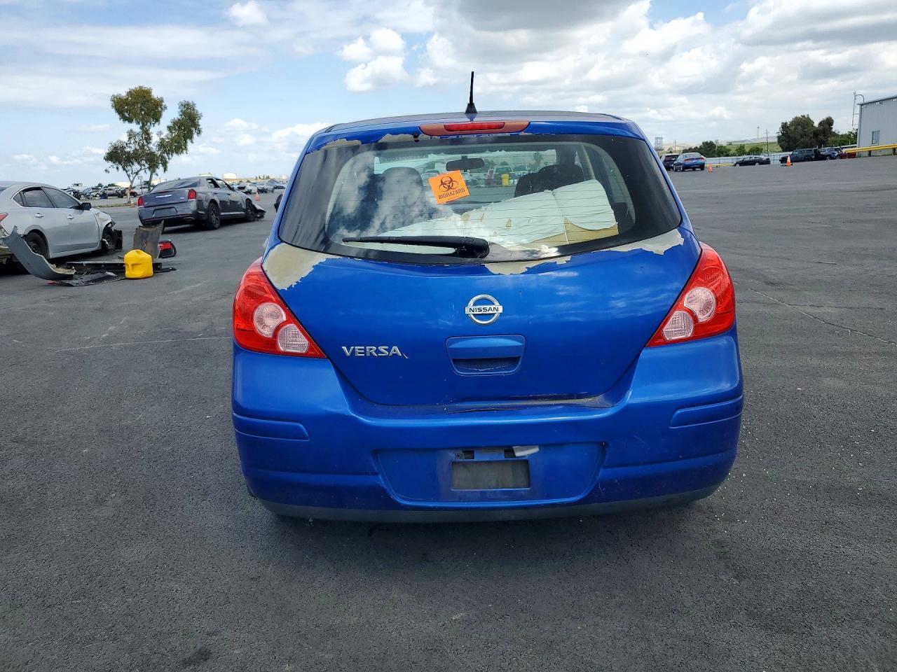 2011 Nissan Versa 1.8 S - Фото 6