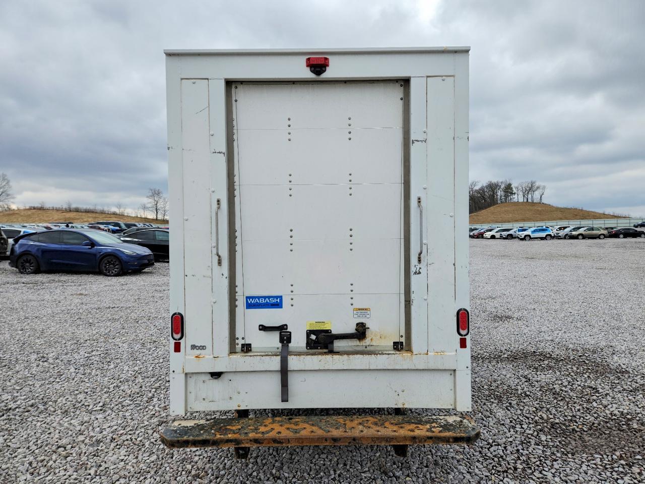 2023 Chevrolet Express Box Truck - Фото 6