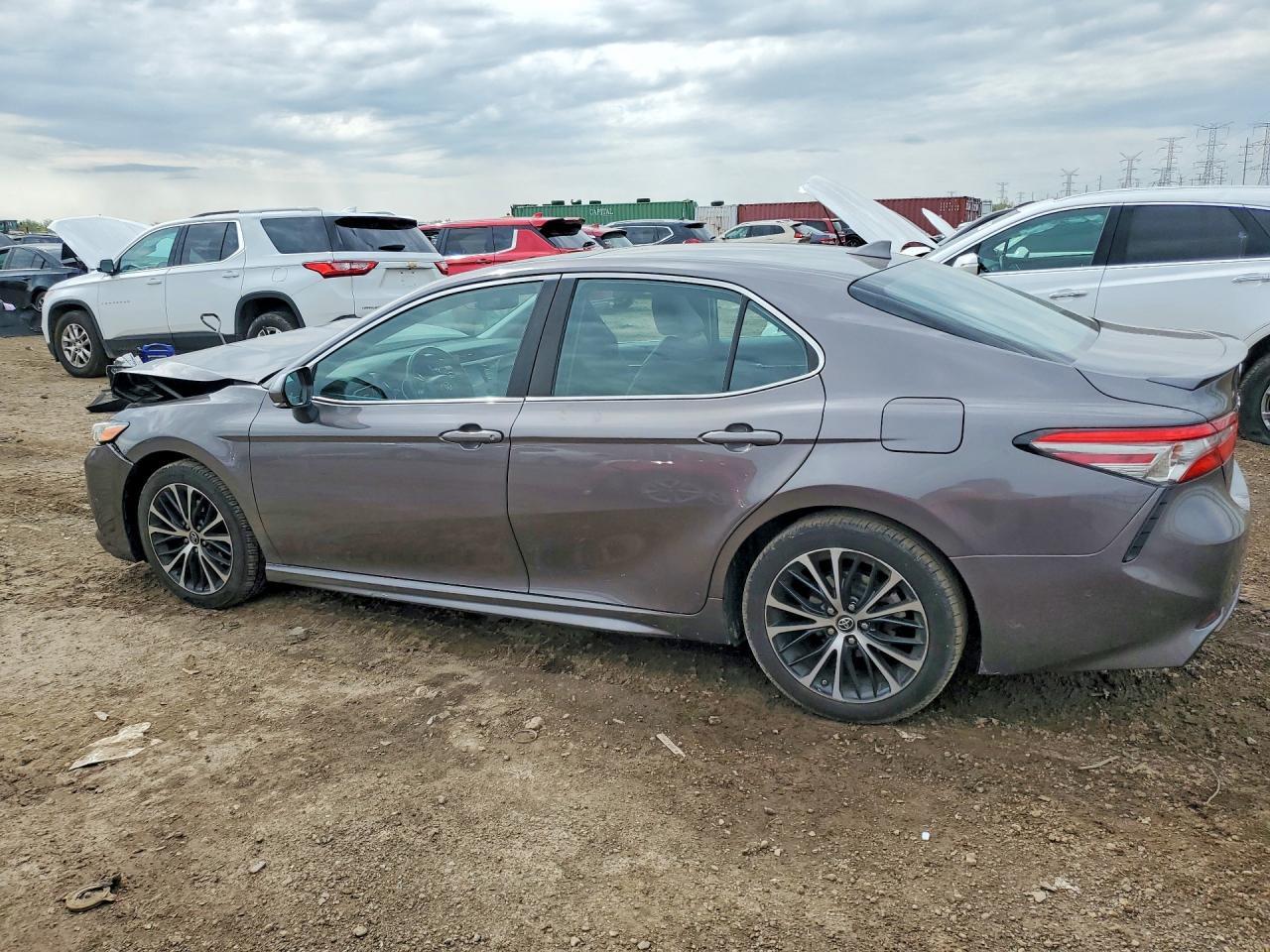 2019 Toyota Camry Se - Image 2