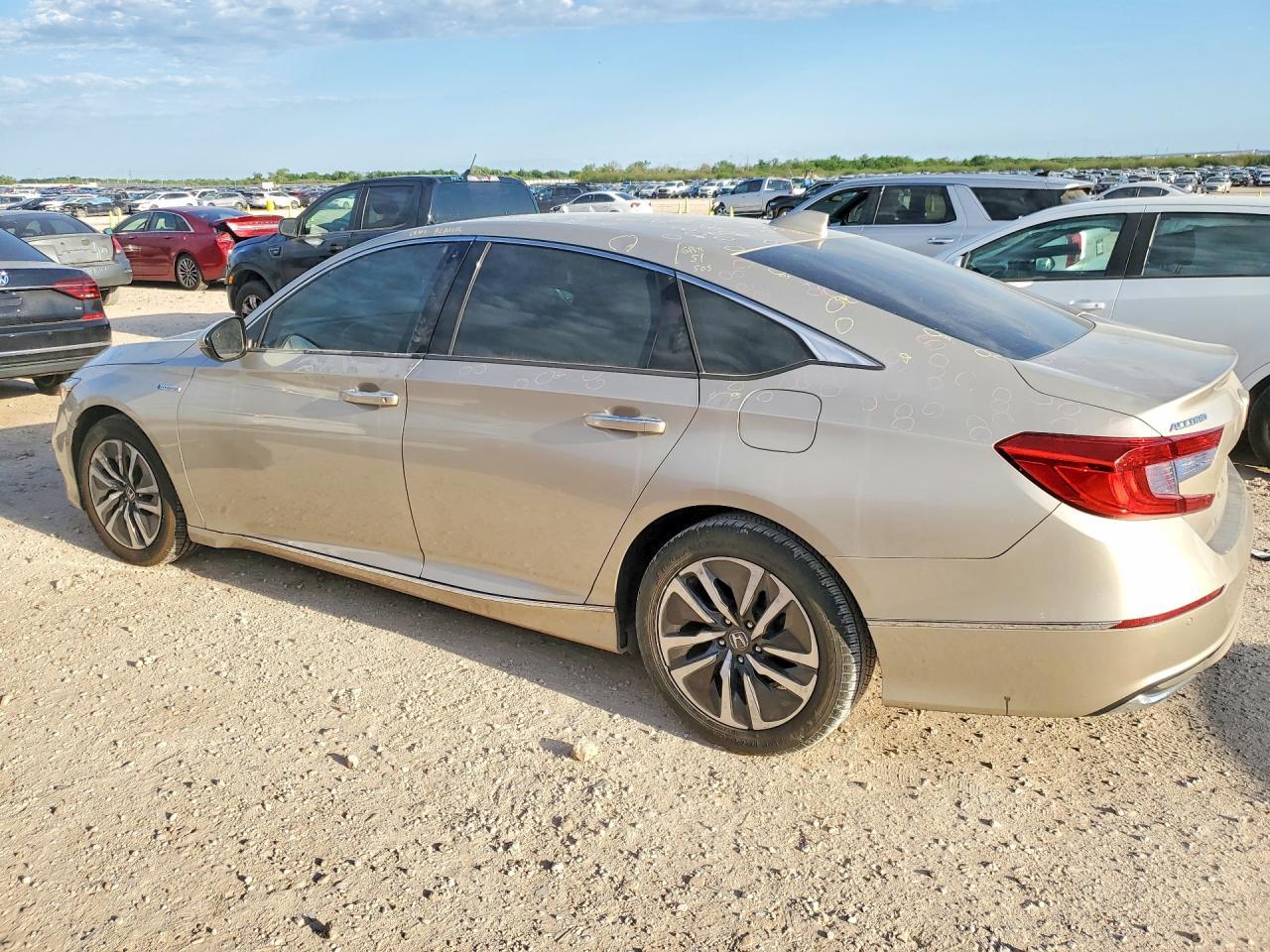 2020 Honda Accord Touring Hybrid - Фото 2