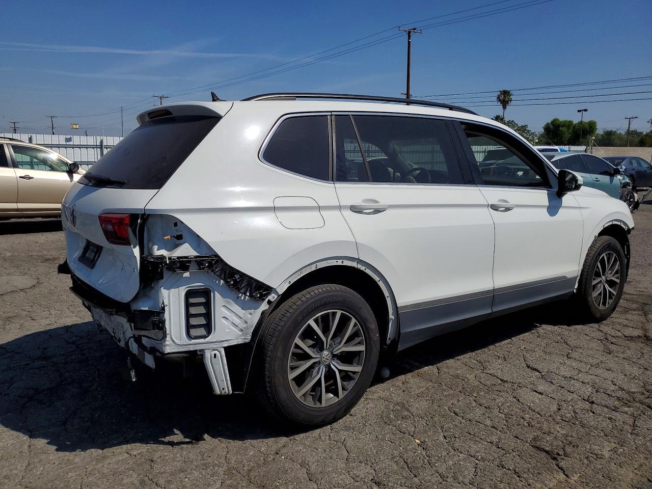 2020 Volkswagen Tiguan Se - Фото 3