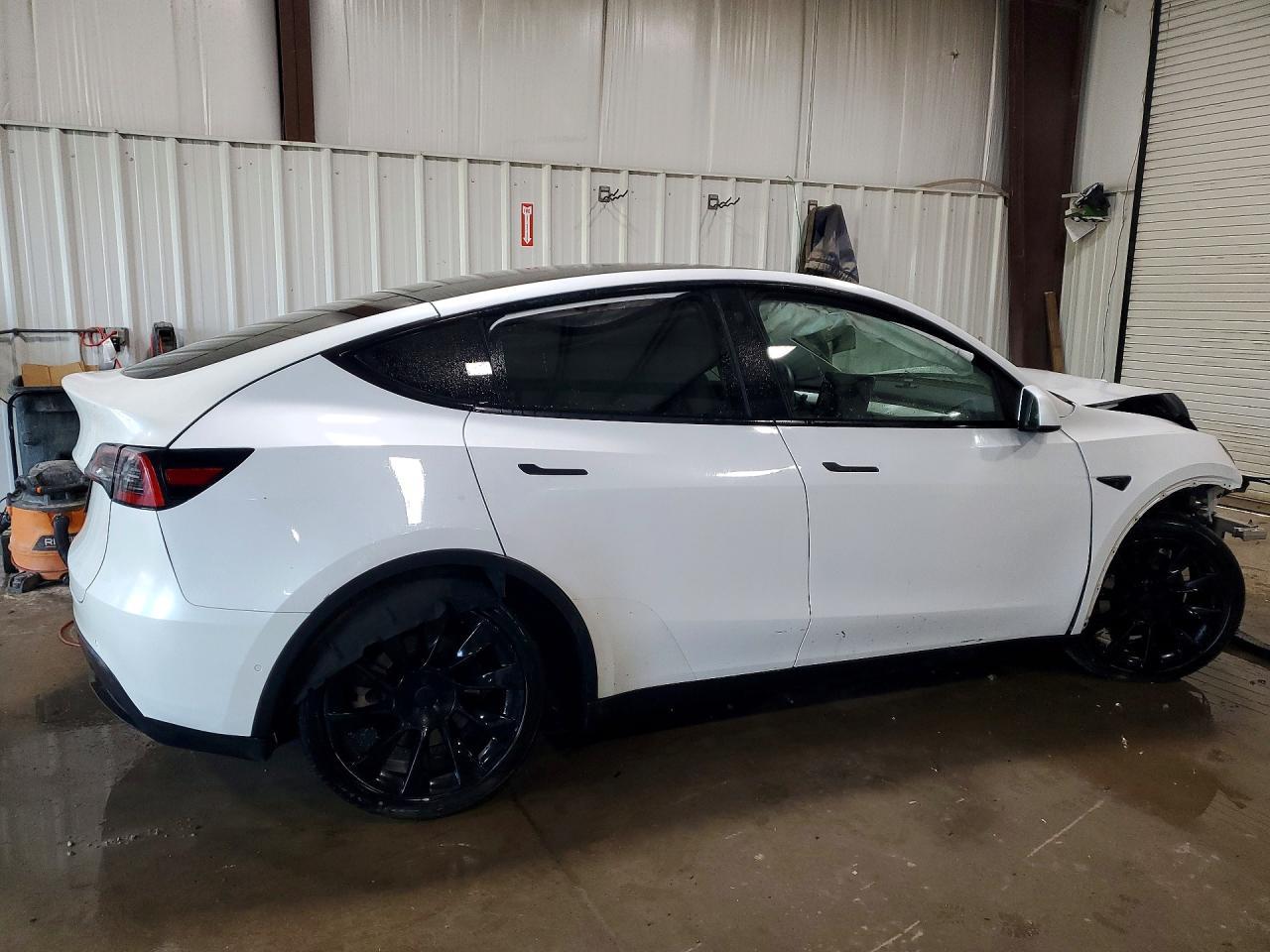 2021 Tesla Model Y - Image 3