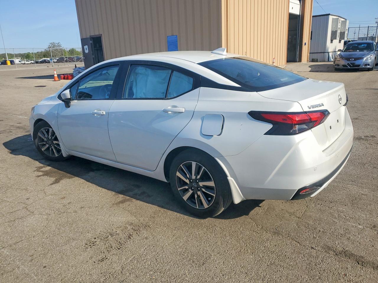 2025 Nissan Versa Sv - Фото 2