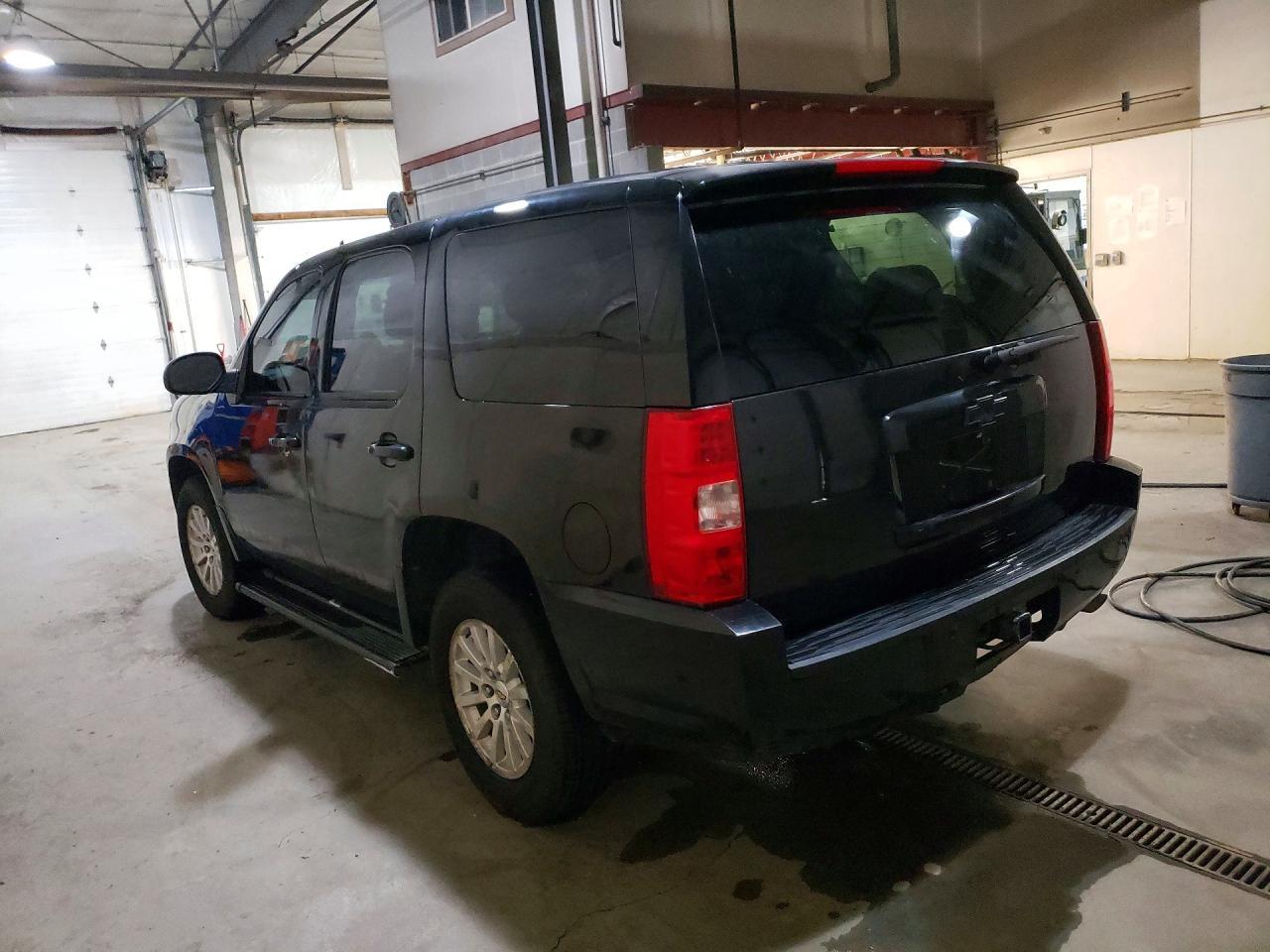 2009 Chevrolet Tahoe Hybrid - Image 2