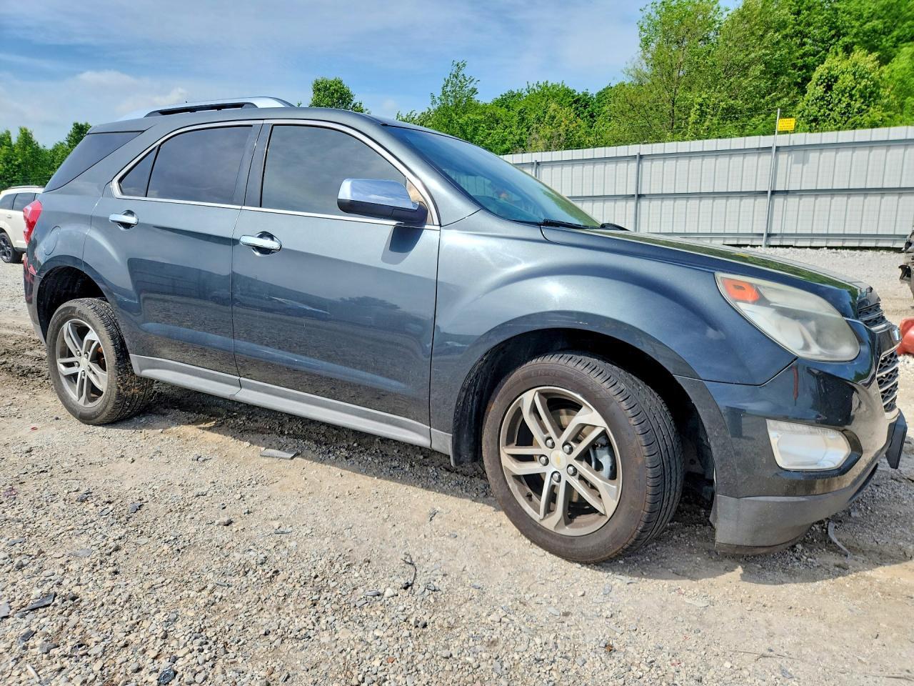 2017 Chevrolet Equinox Premier - Image 4