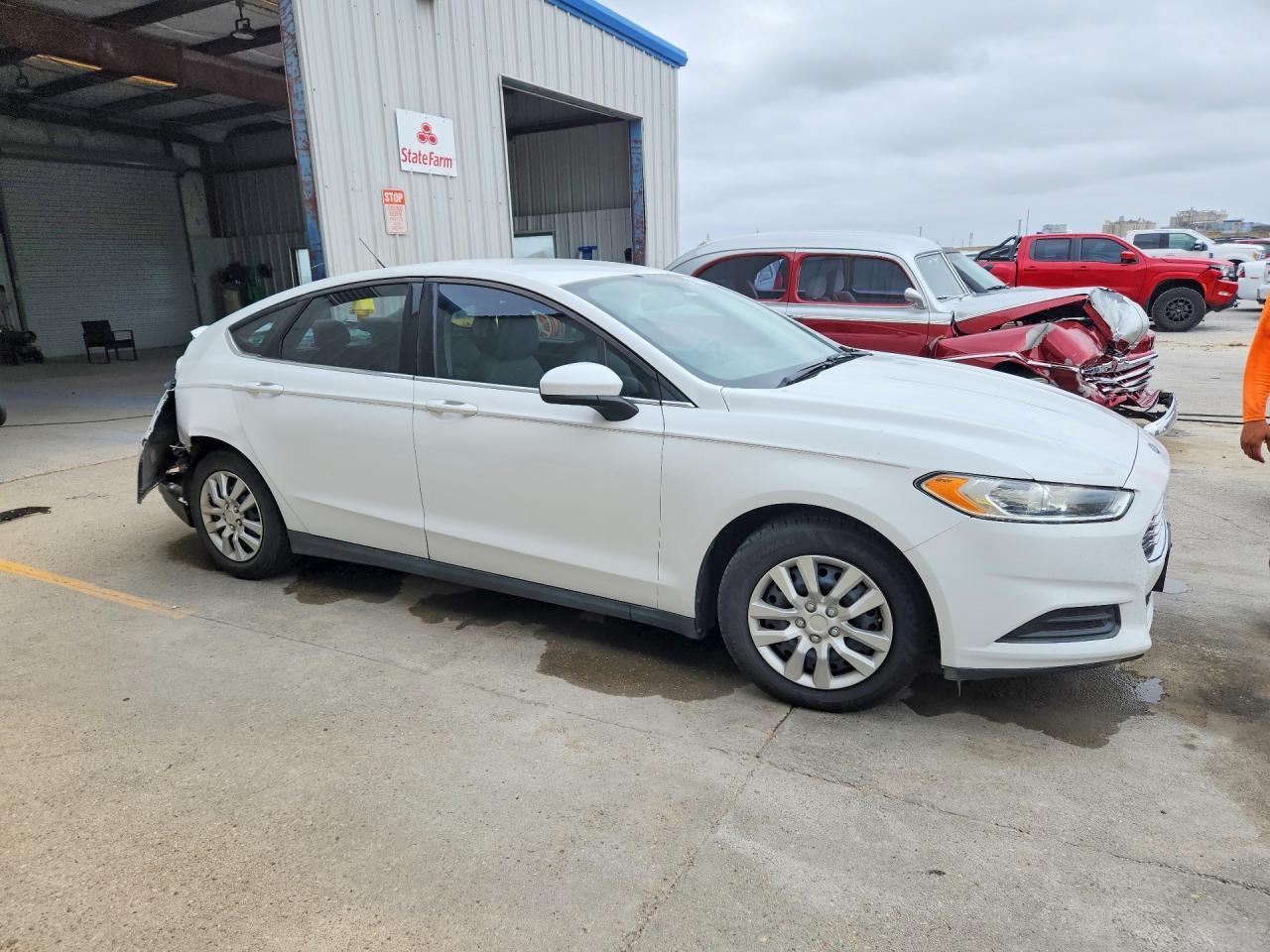 2014 Ford Fusion S - Фото 4