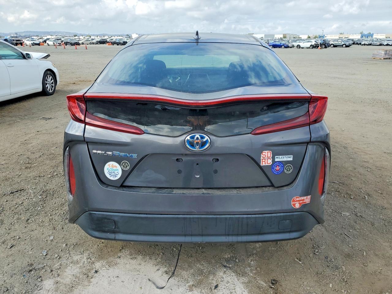 2018 Toyota Prius Prime Plus - Фото 6