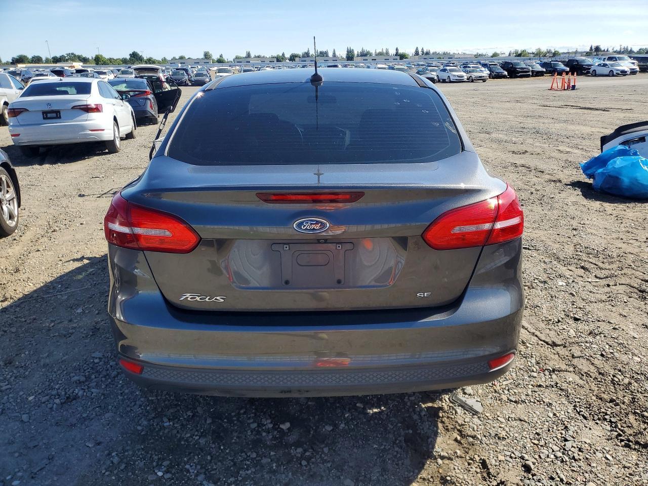 2016 Ford Focus Se - Фото 6