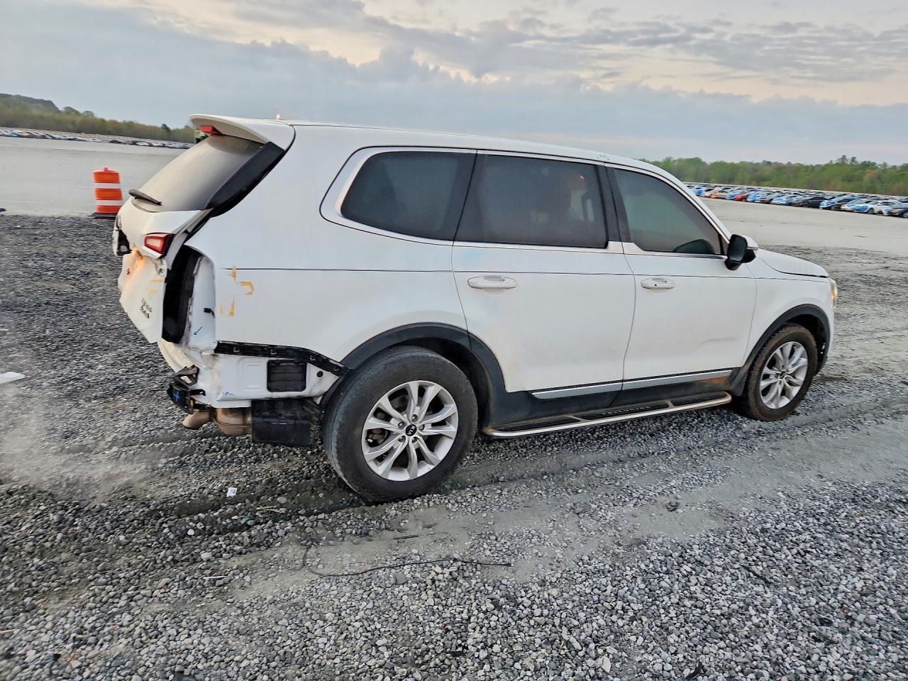 2021 Kia Telluride Lx - Image 3