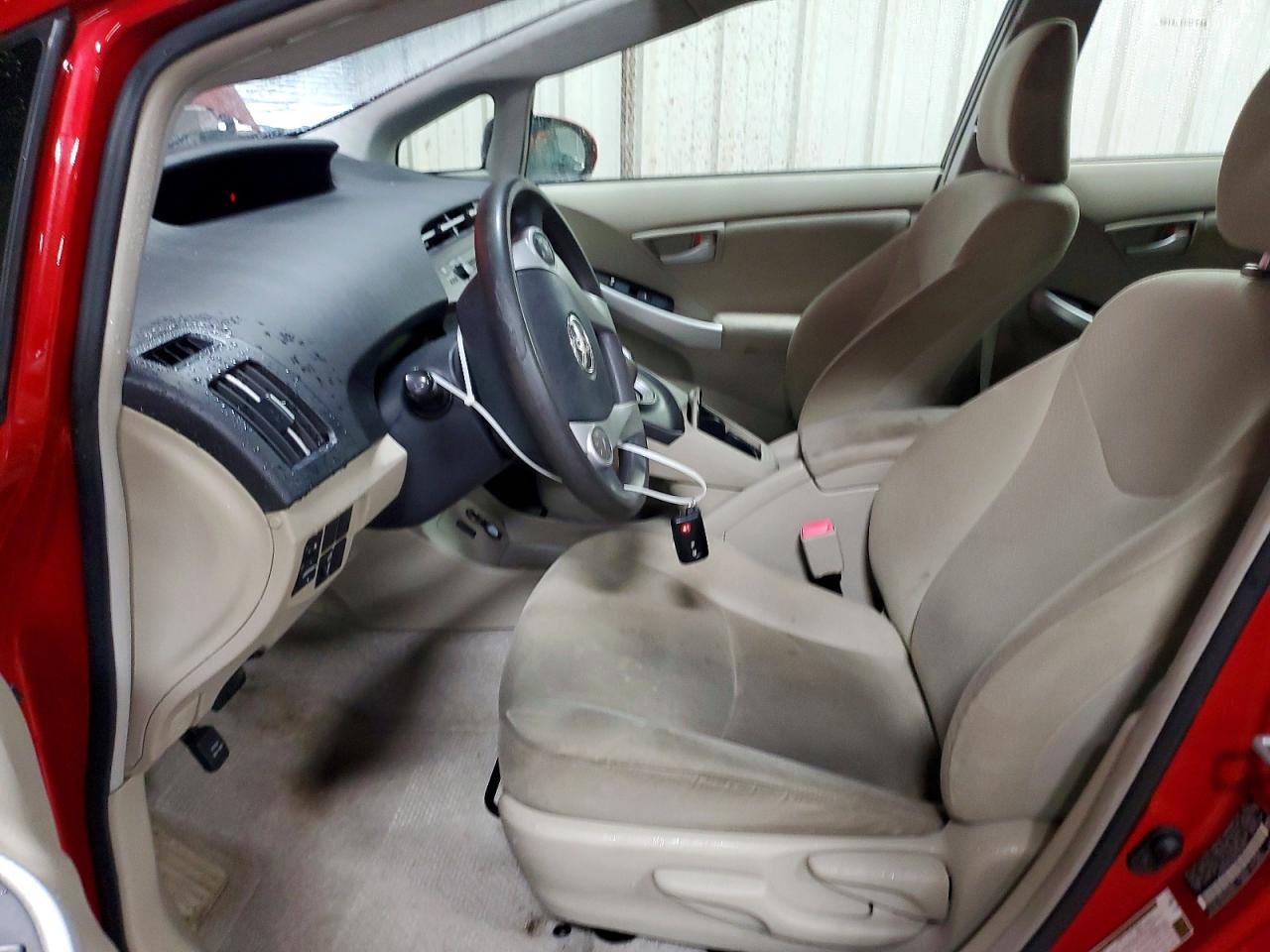 2011 Toyota Prius Two - Фото 7