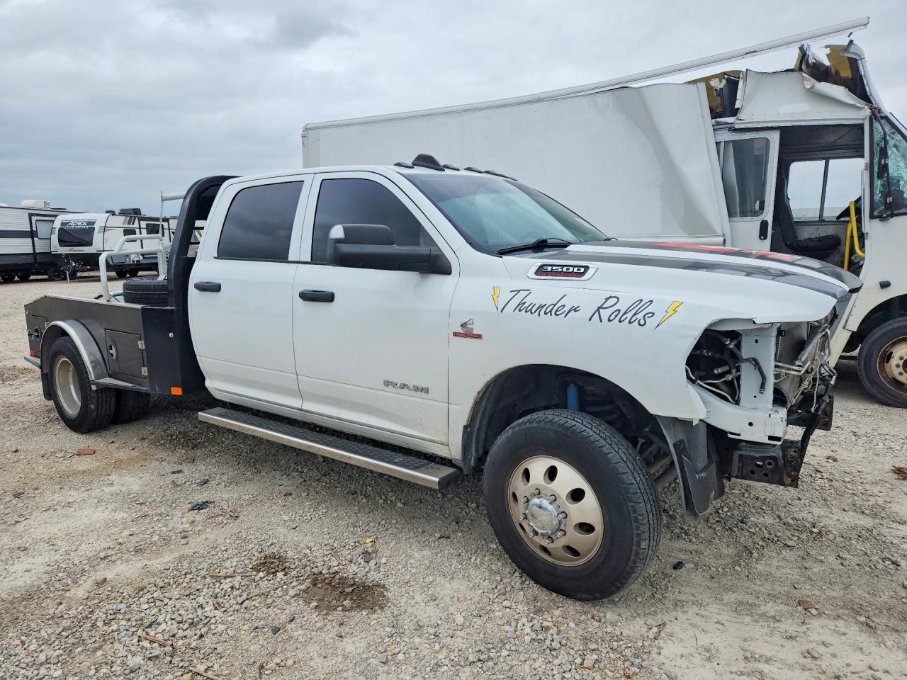 2022 Ram 3500 Tradesman - Фото 4