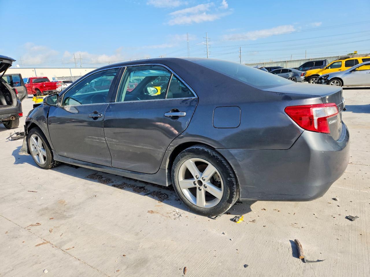 2013 Toyota Camry Se - Image 2