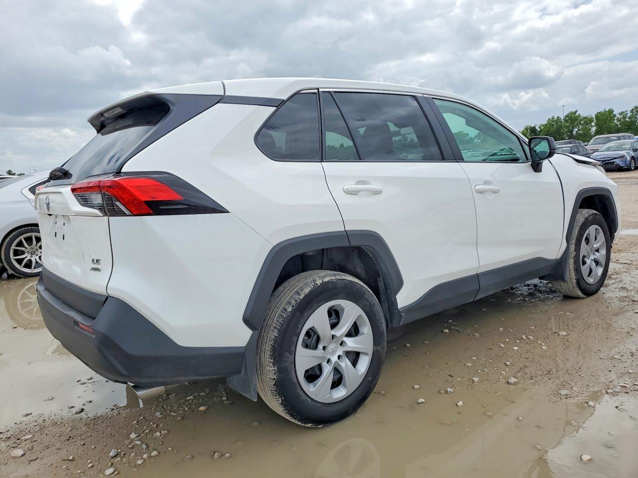 2025 Toyota Rav4 Le - Фото 3