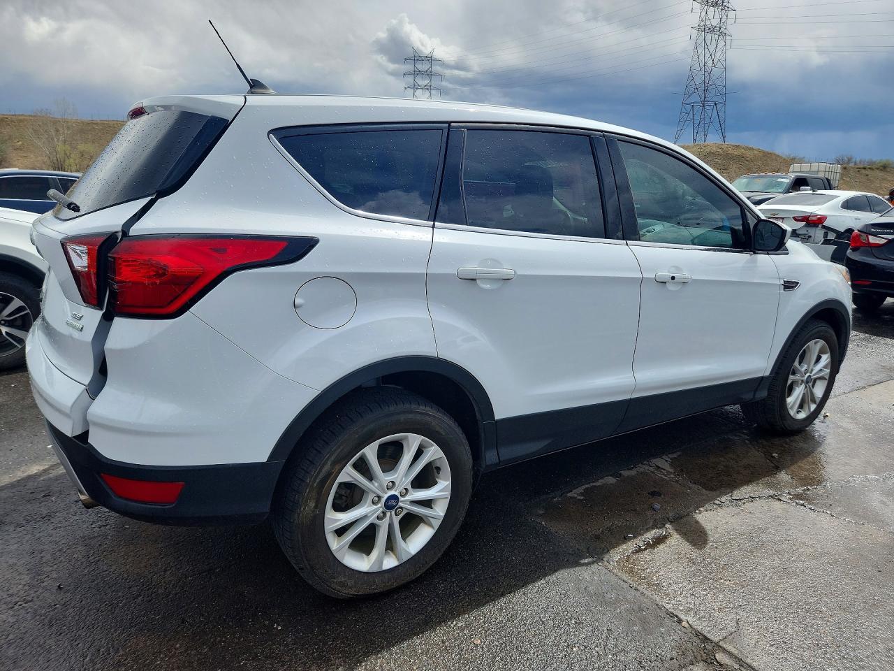 2019 Ford Escape Se - Фото 3