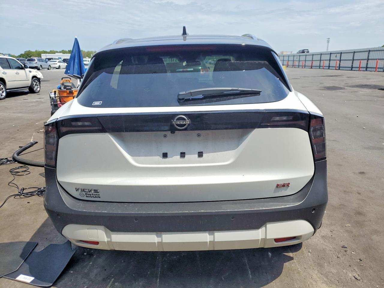 2025 Nissan Kicks Sr - Фото 6