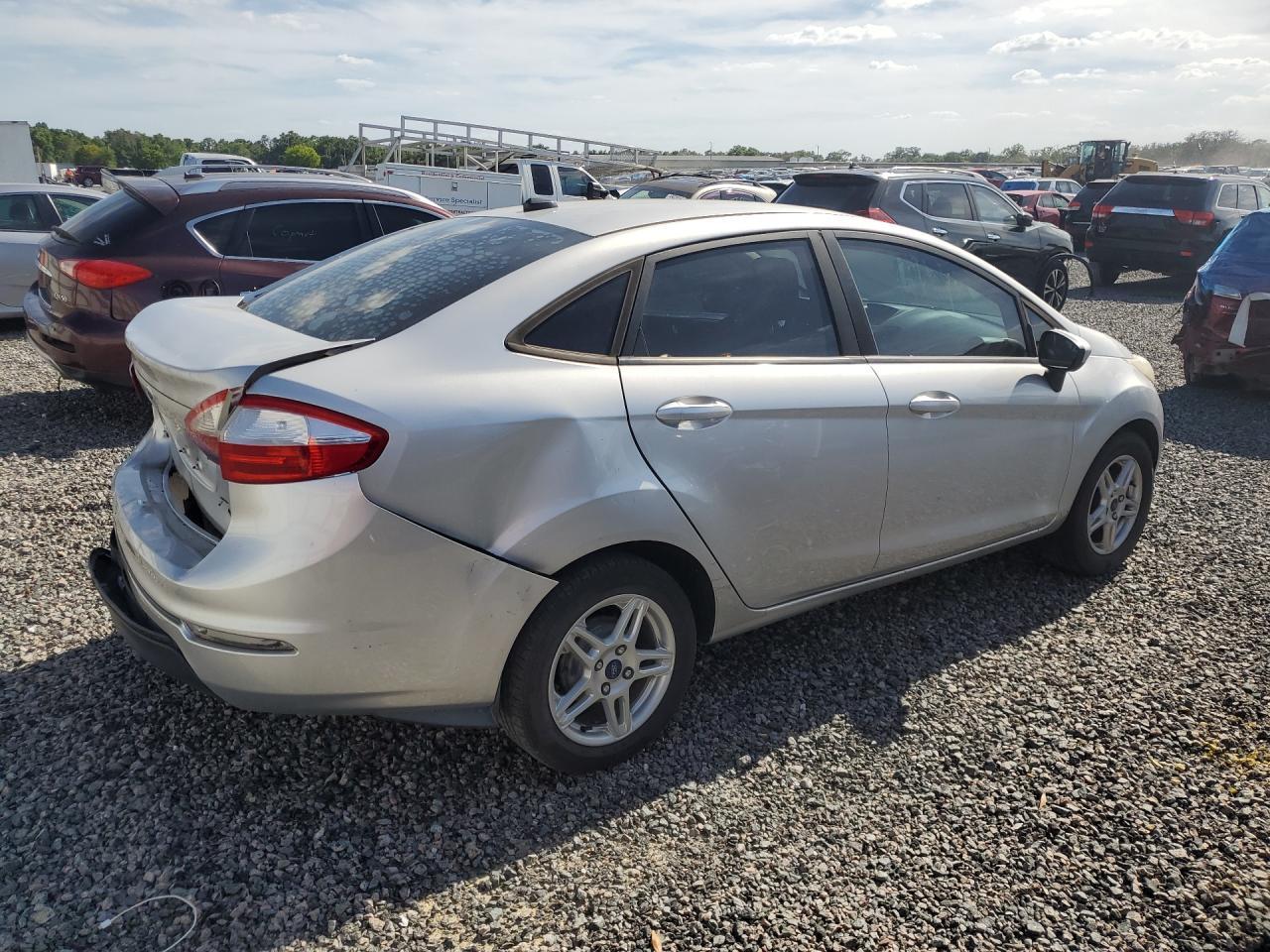 2017 Ford Fiesta Se - Image 3