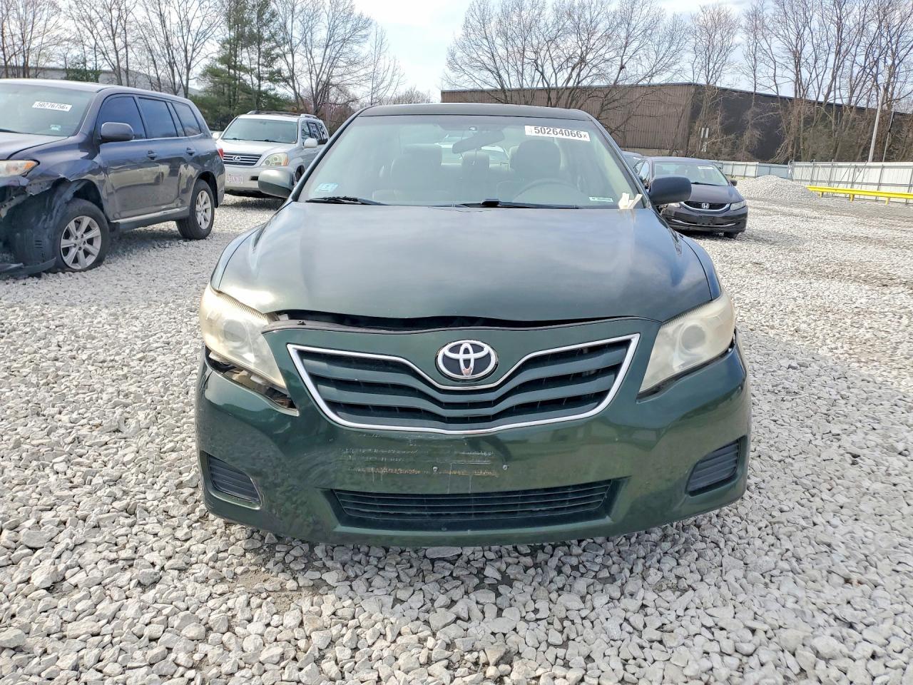 2011 Toyota Camry Le - Image 5