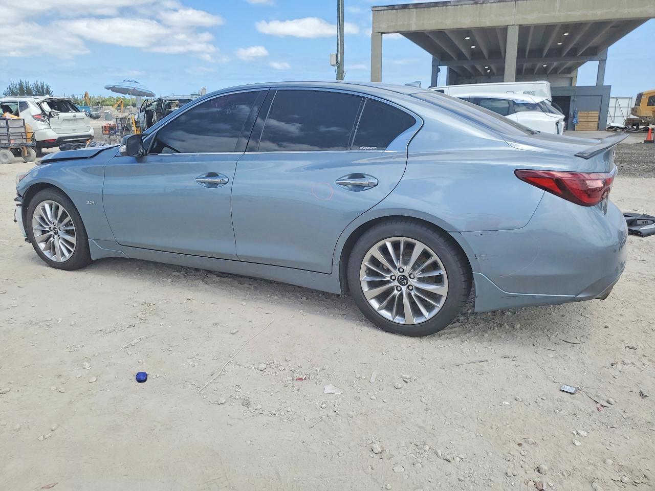 2020 Infiniti Q50 3.0T Luxe - Фото 2