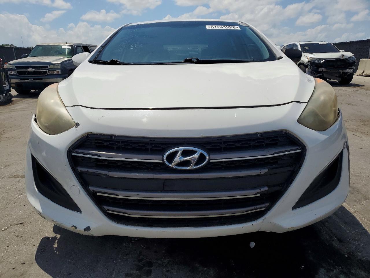 2016 Hyundai Elantra Gt Base - Image 5