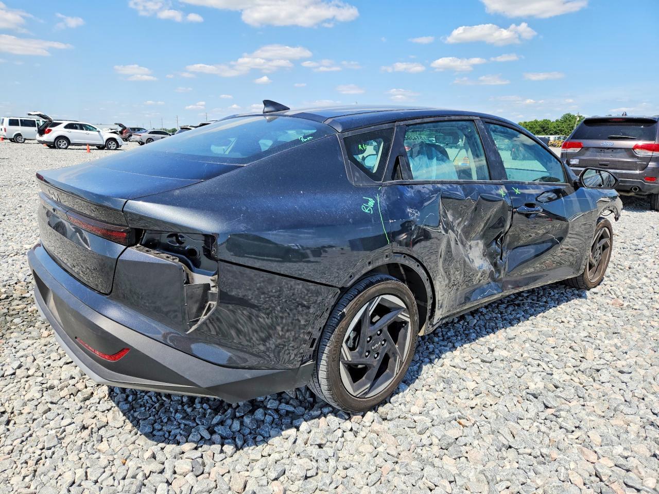 2025 Kia K4 Ex - Image 3