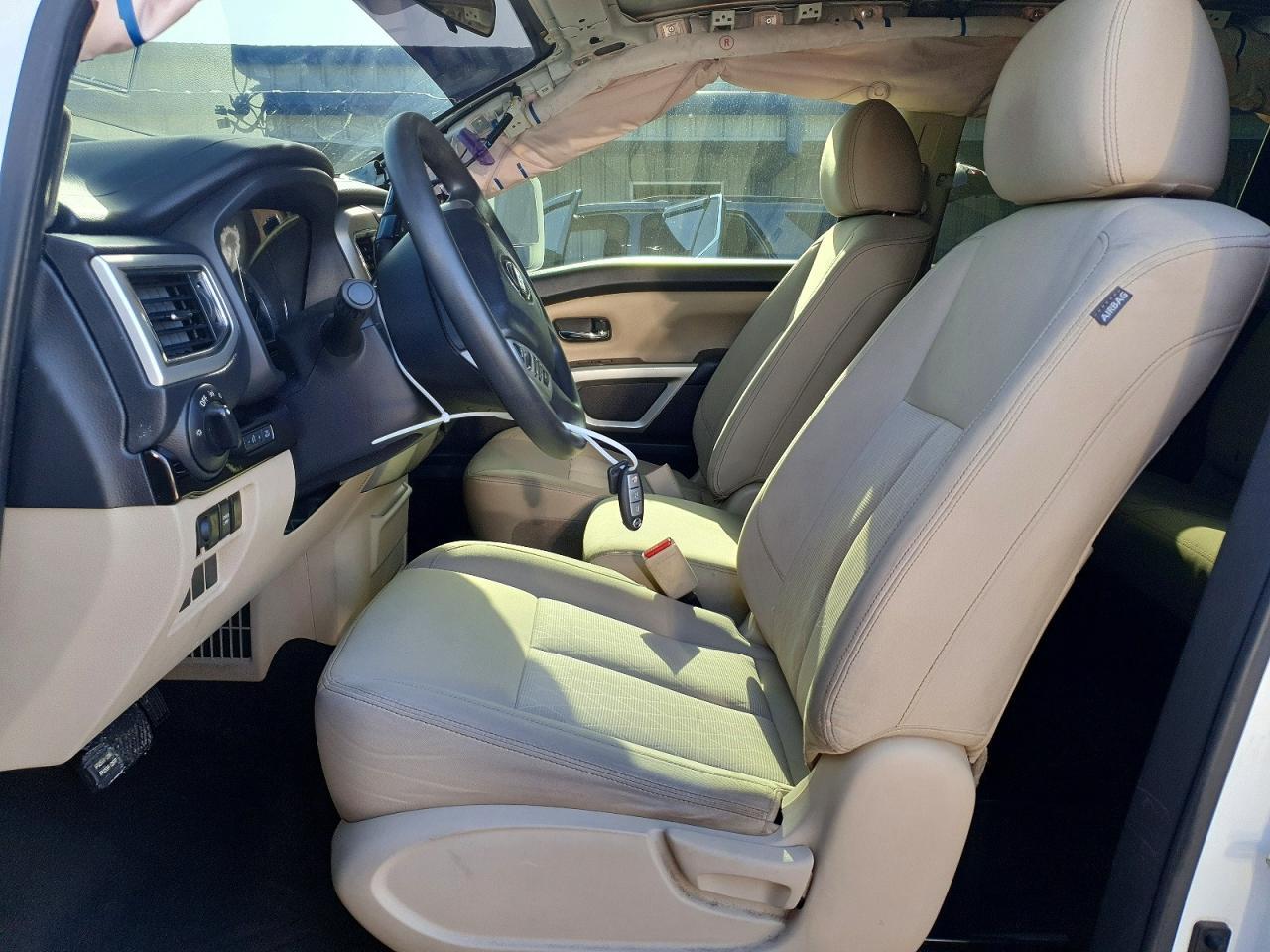 2017 Nissan Titan Sv - Image 7