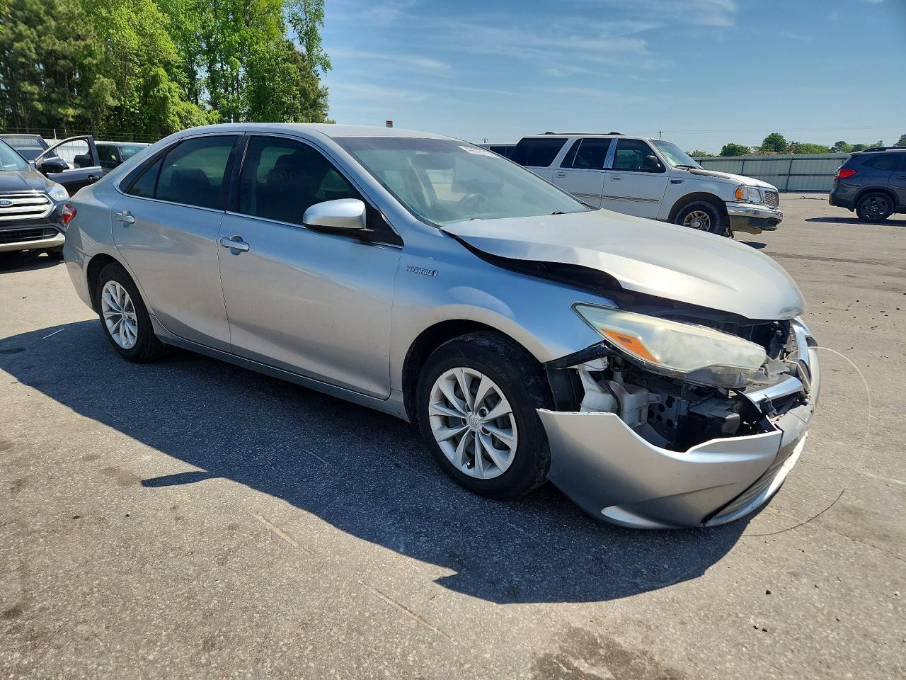 2015 Toyota Camry Hybrid Le - Image 4