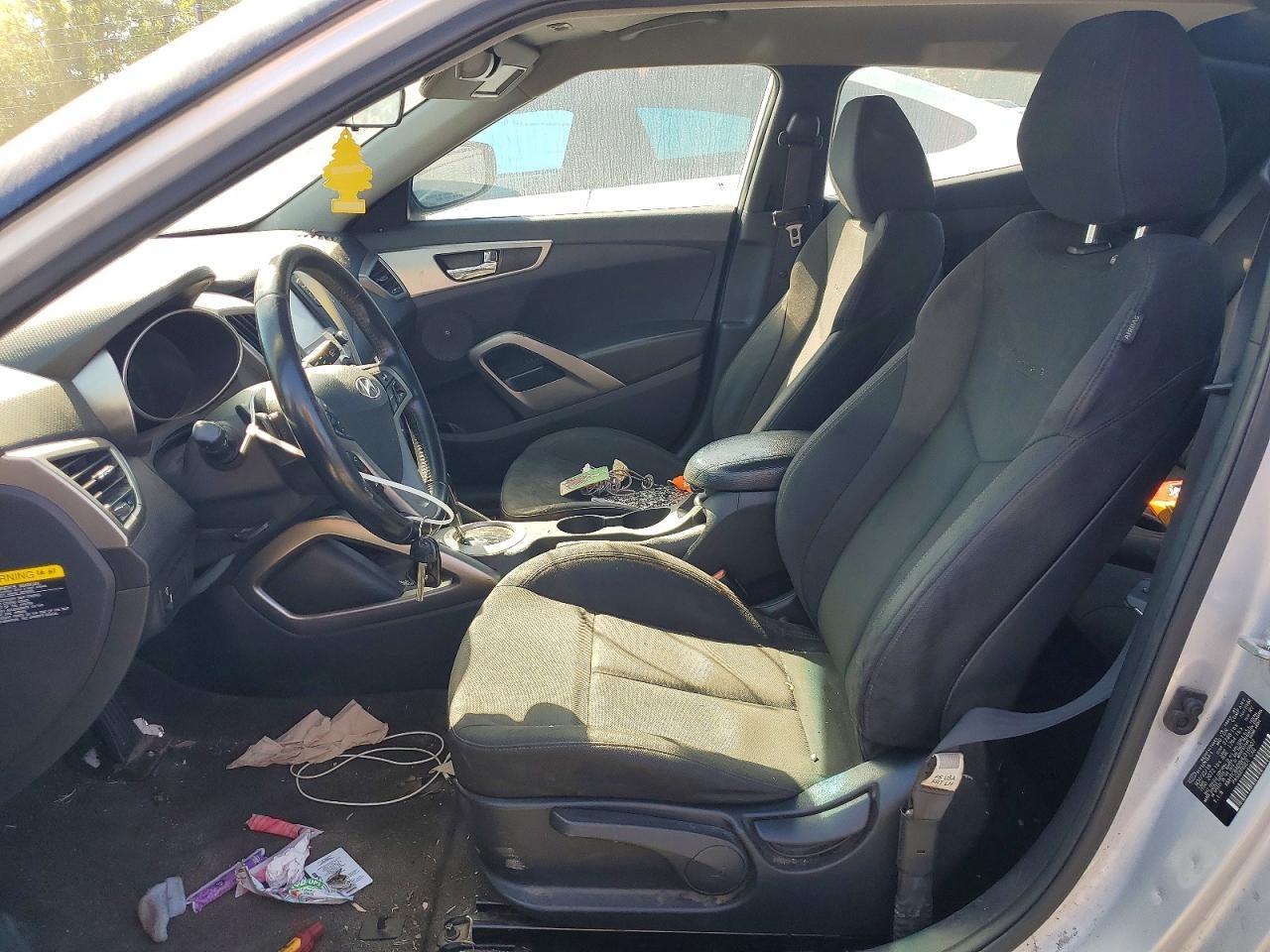 2017 Hyundai Veloster Base - Фото 7