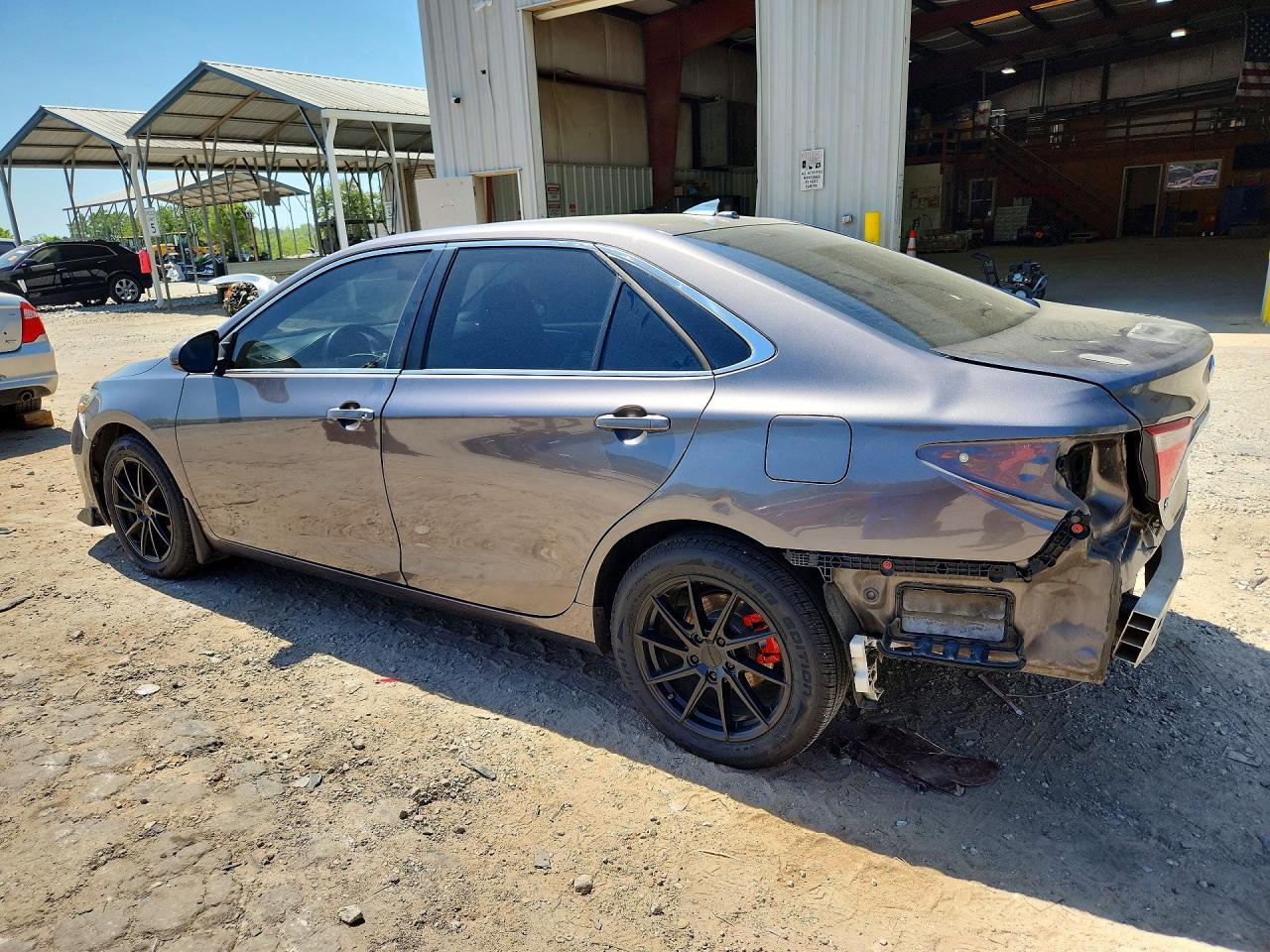 2015 Toyota Camry Xle - Image 2