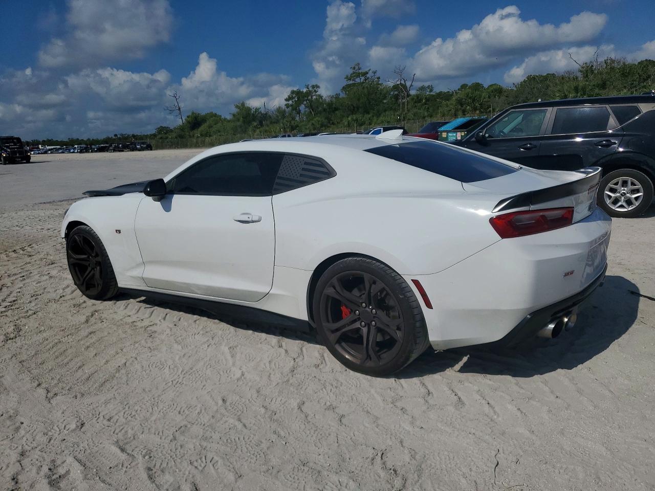 2017 Chevrolet Camaro Ss - Image 2