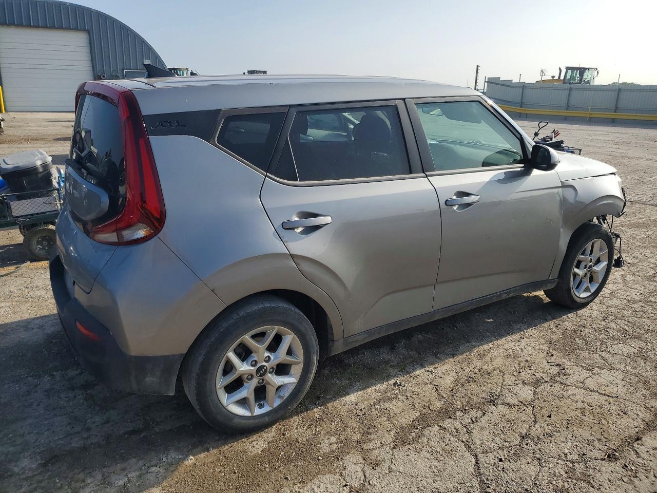 2022 Kia Soul Lx - Image 3