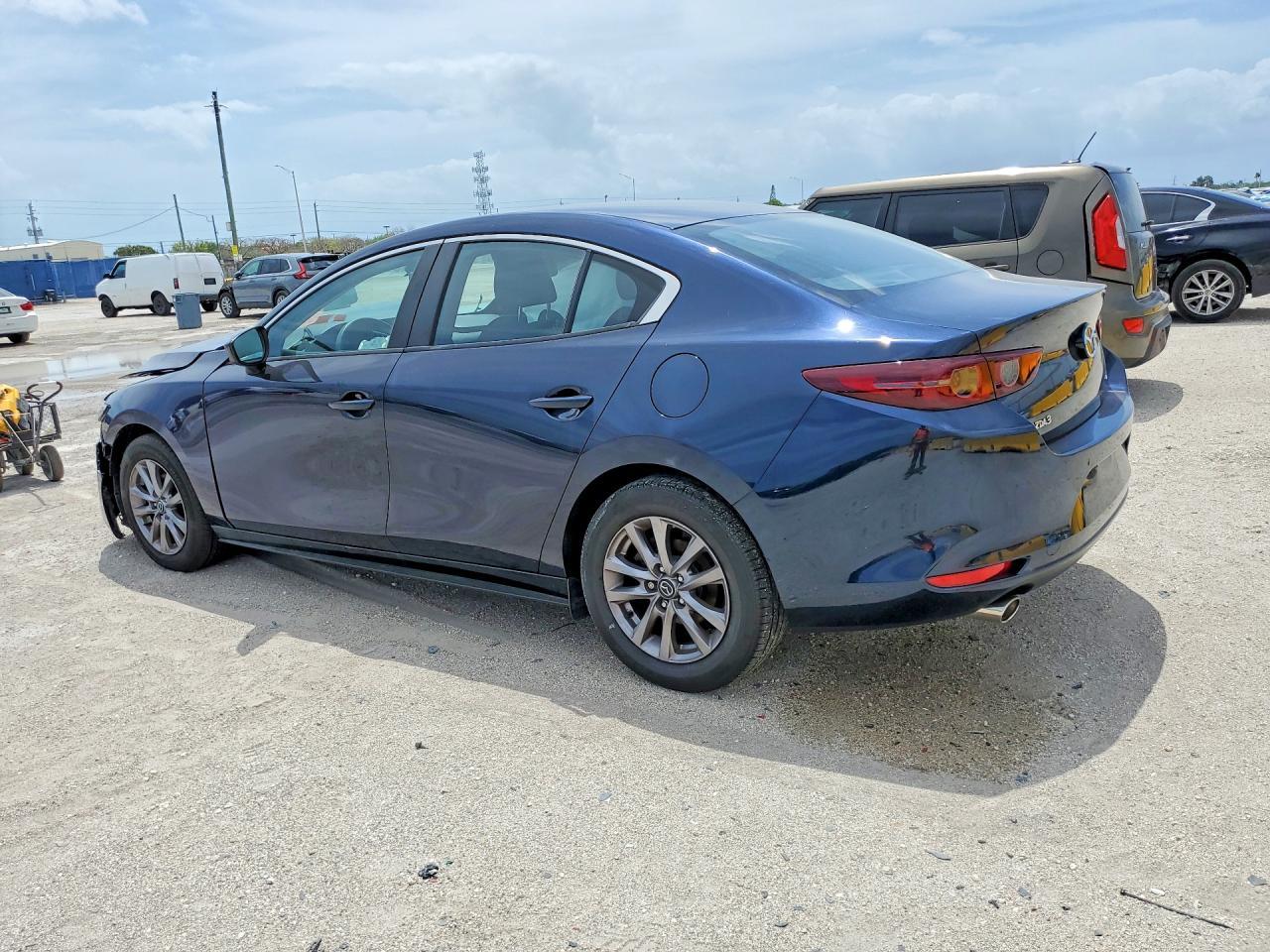 2020 Mazda 3 - Фото 2