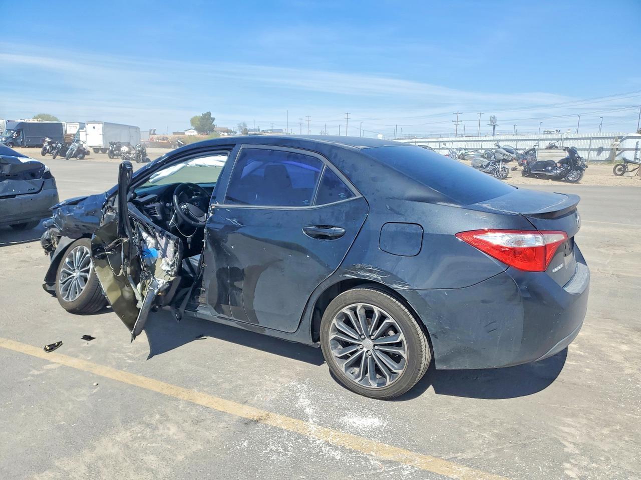 2015 Toyota Corolla S Plus - Фото 2
