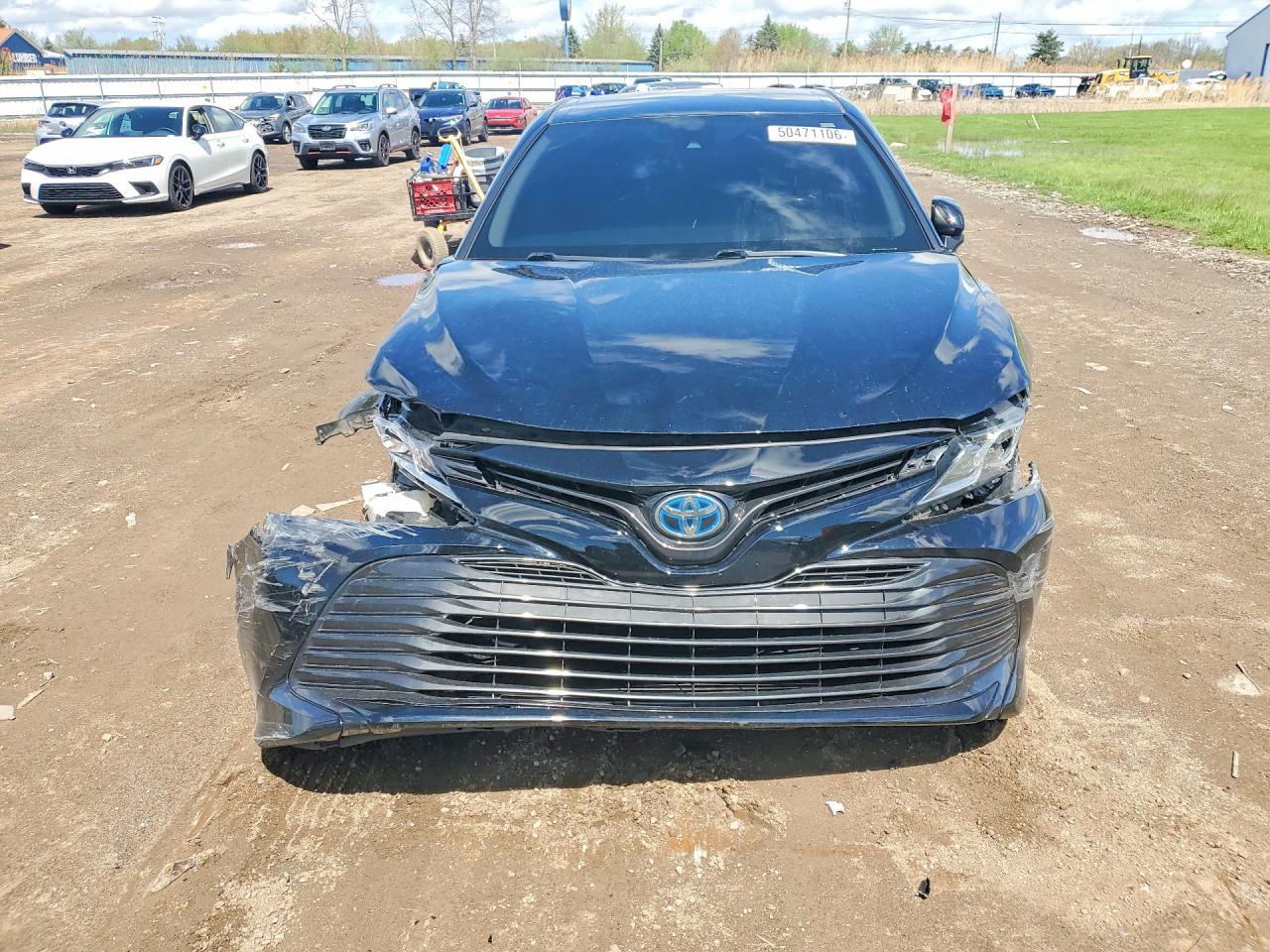 2019 Toyota Camry Le - Фото 5