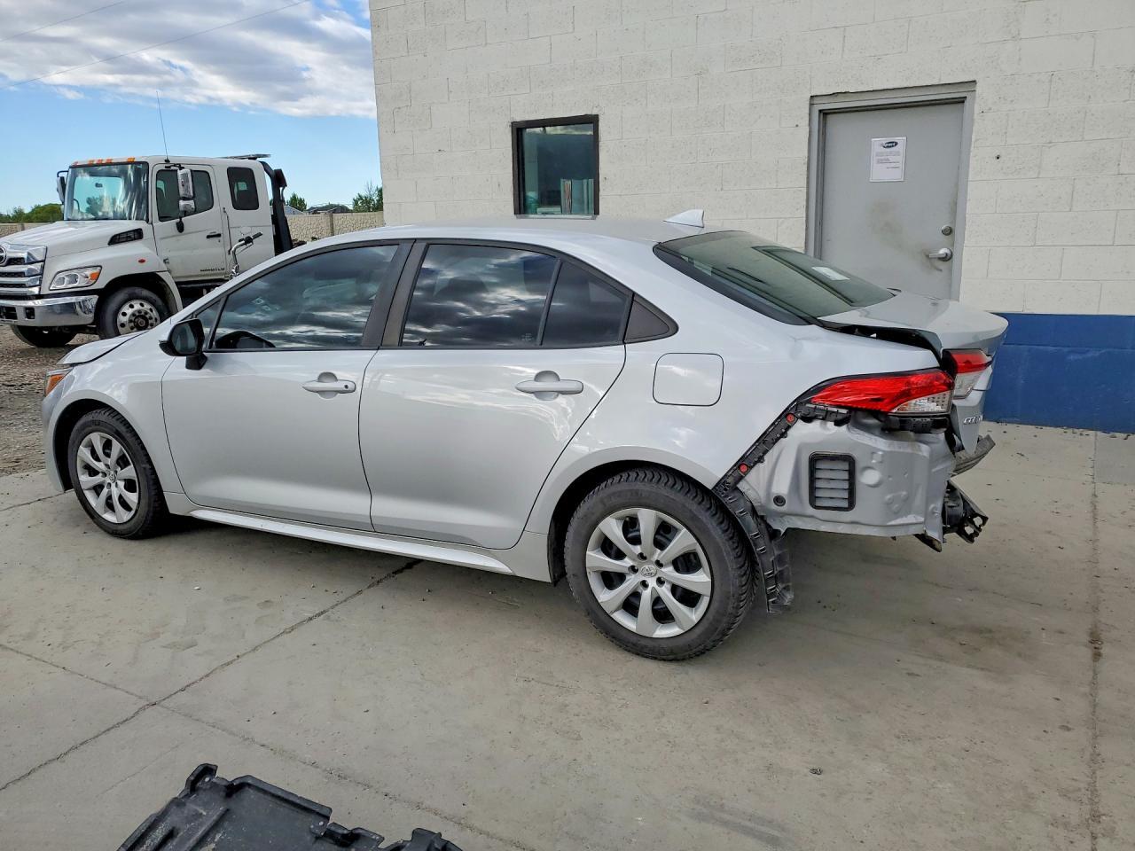 2022 Toyota Corolla Le - Фото 2