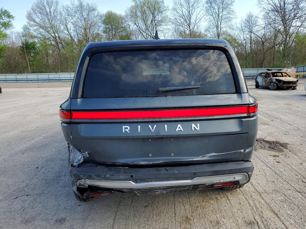 2025 Rivian R1S Adventure - Фото 6