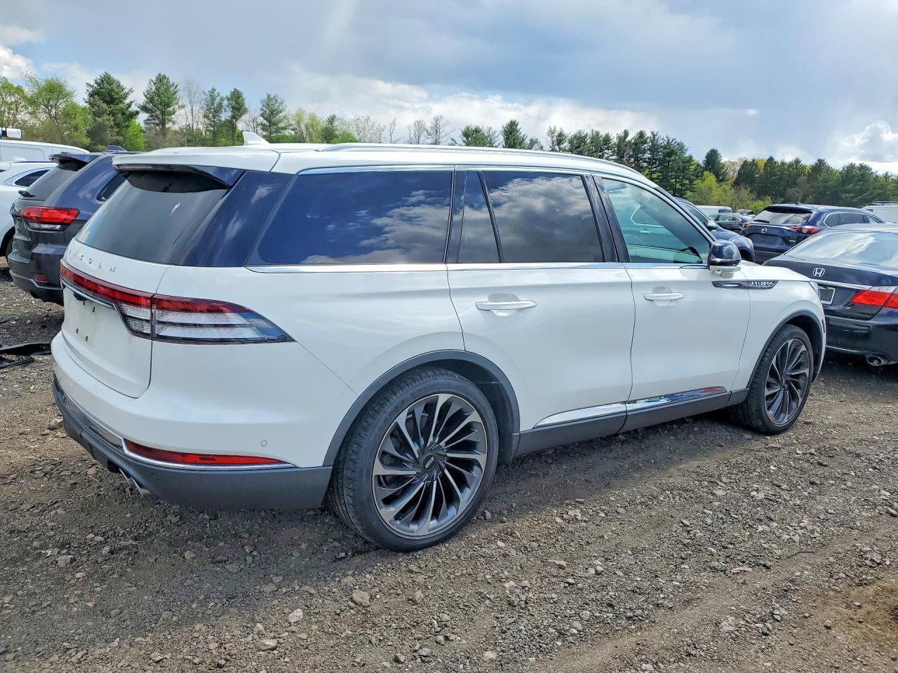 2020 Lincoln Aviator Reserve - Image 3