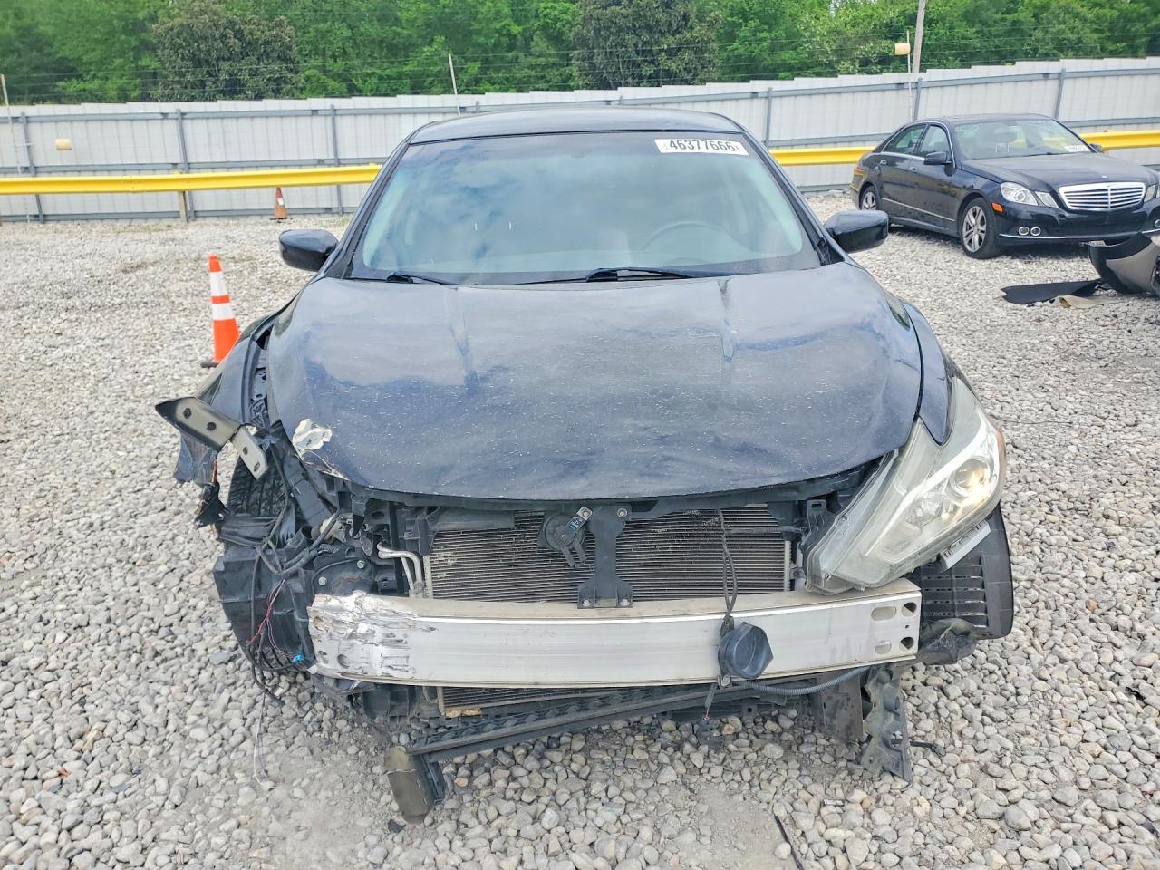 2018 Nissan Altima - Image 5