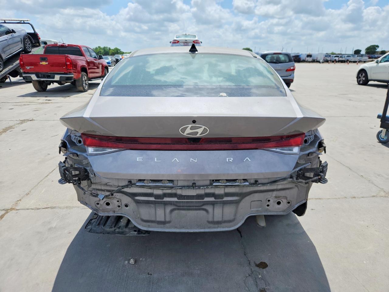 2024 Hyundai Elantra Sel - Image 6