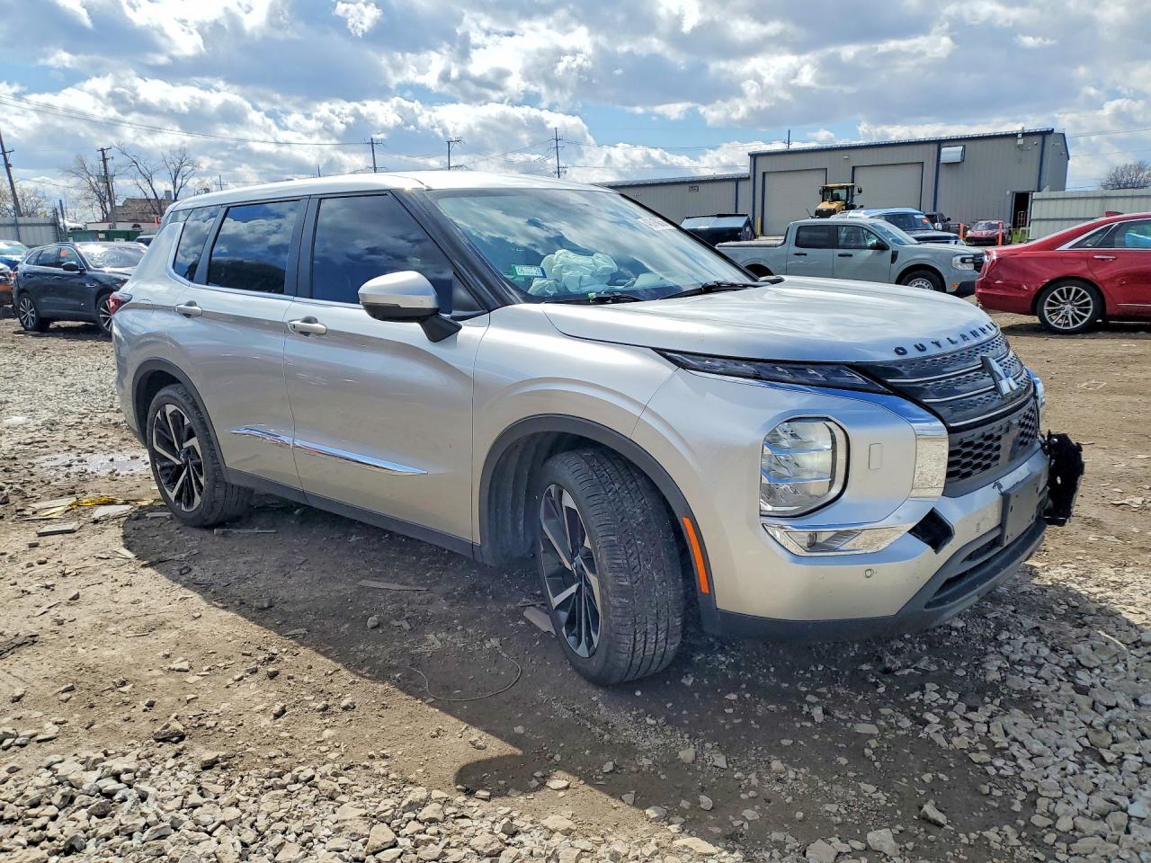 2022 Mitsubishi Outlander Se - Image 4