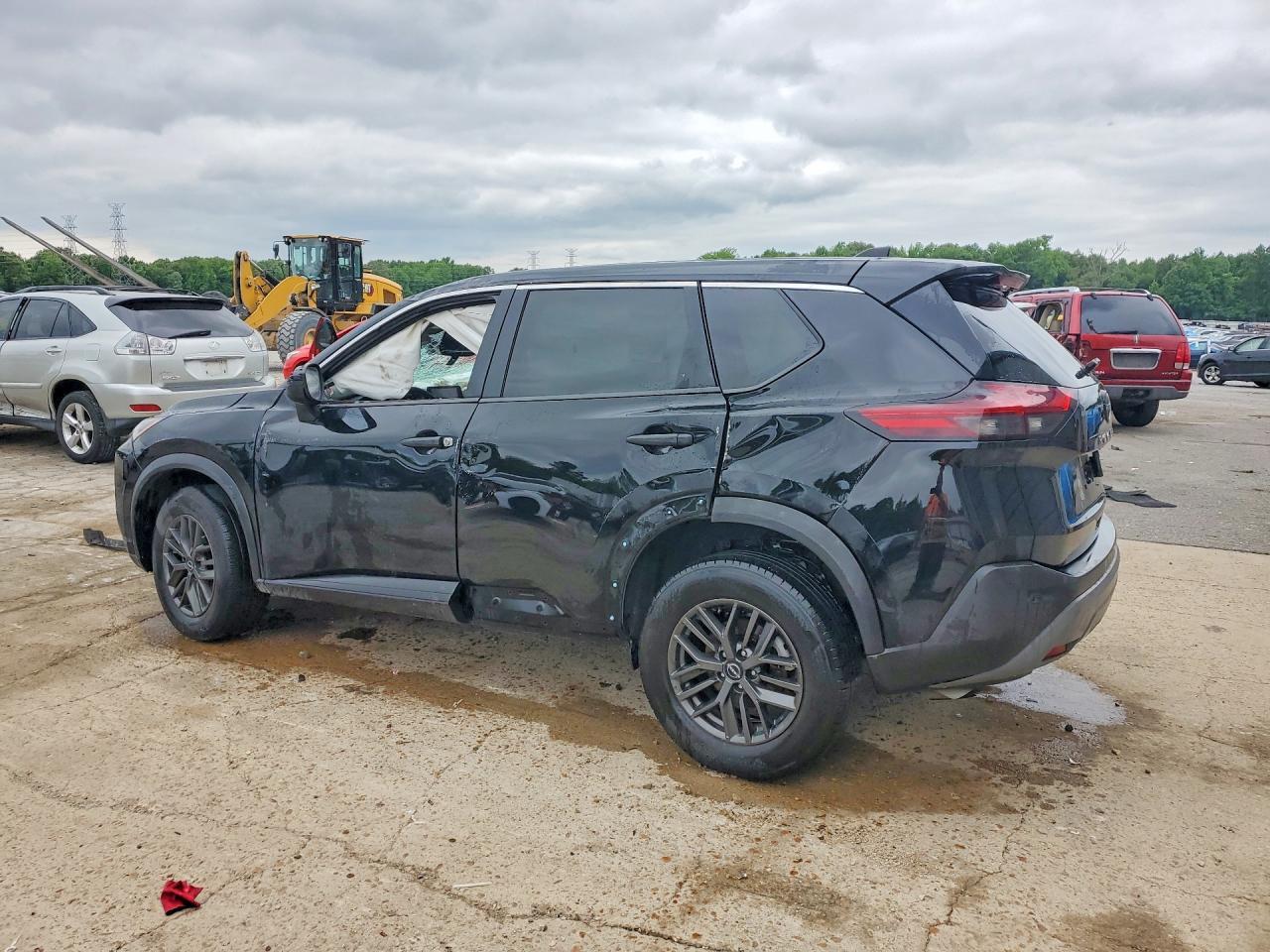 2023 Nissan Rogue S - Image 2