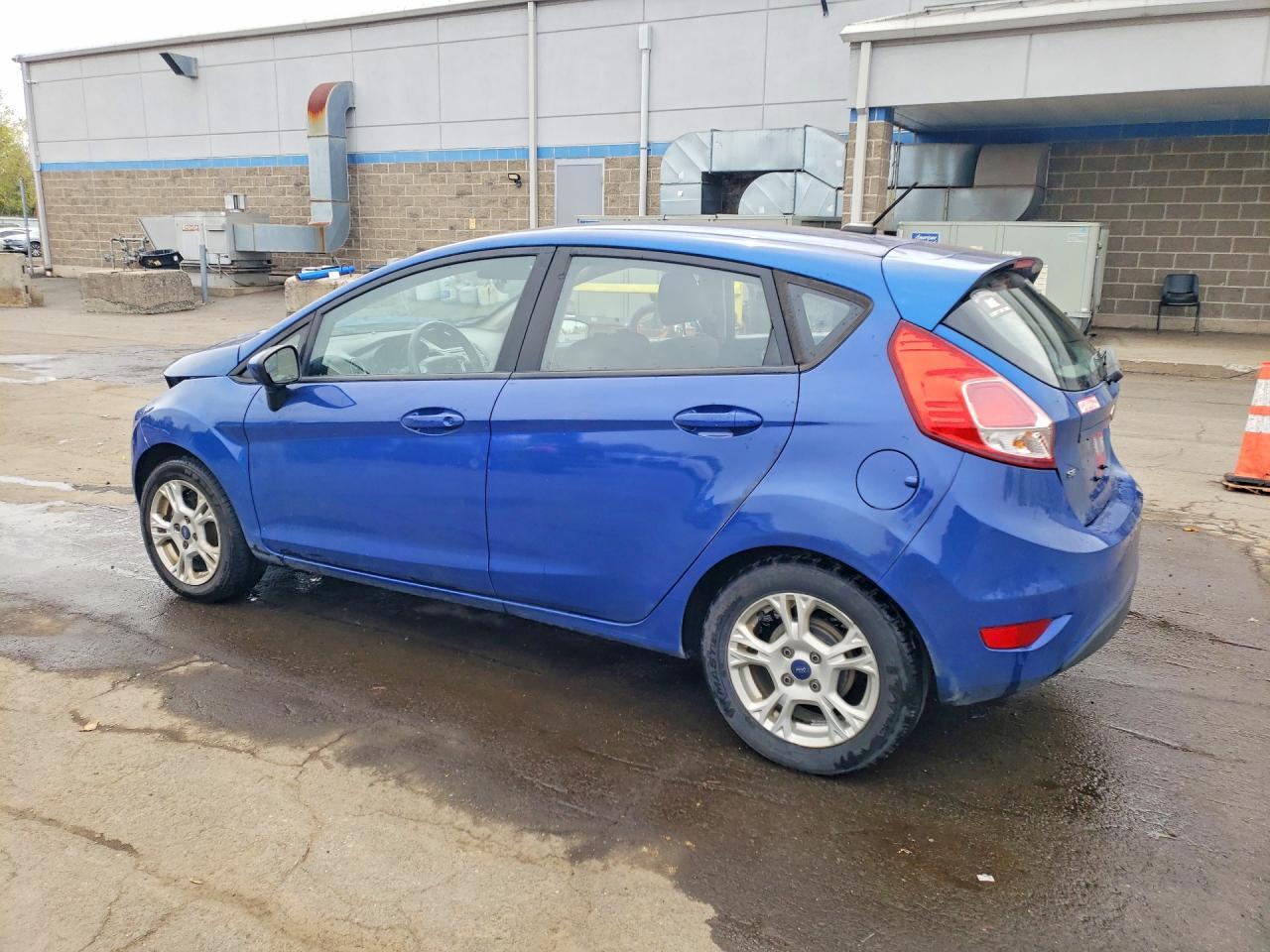 2018 Ford Fiesta Se - Image 2