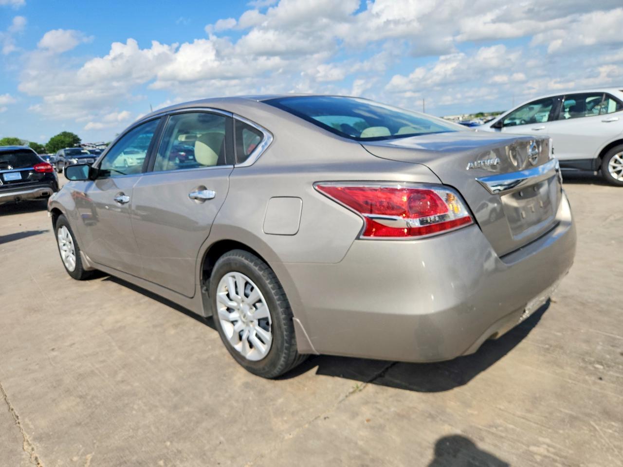 2015 Nissan Altima 2.5 S - Image 2