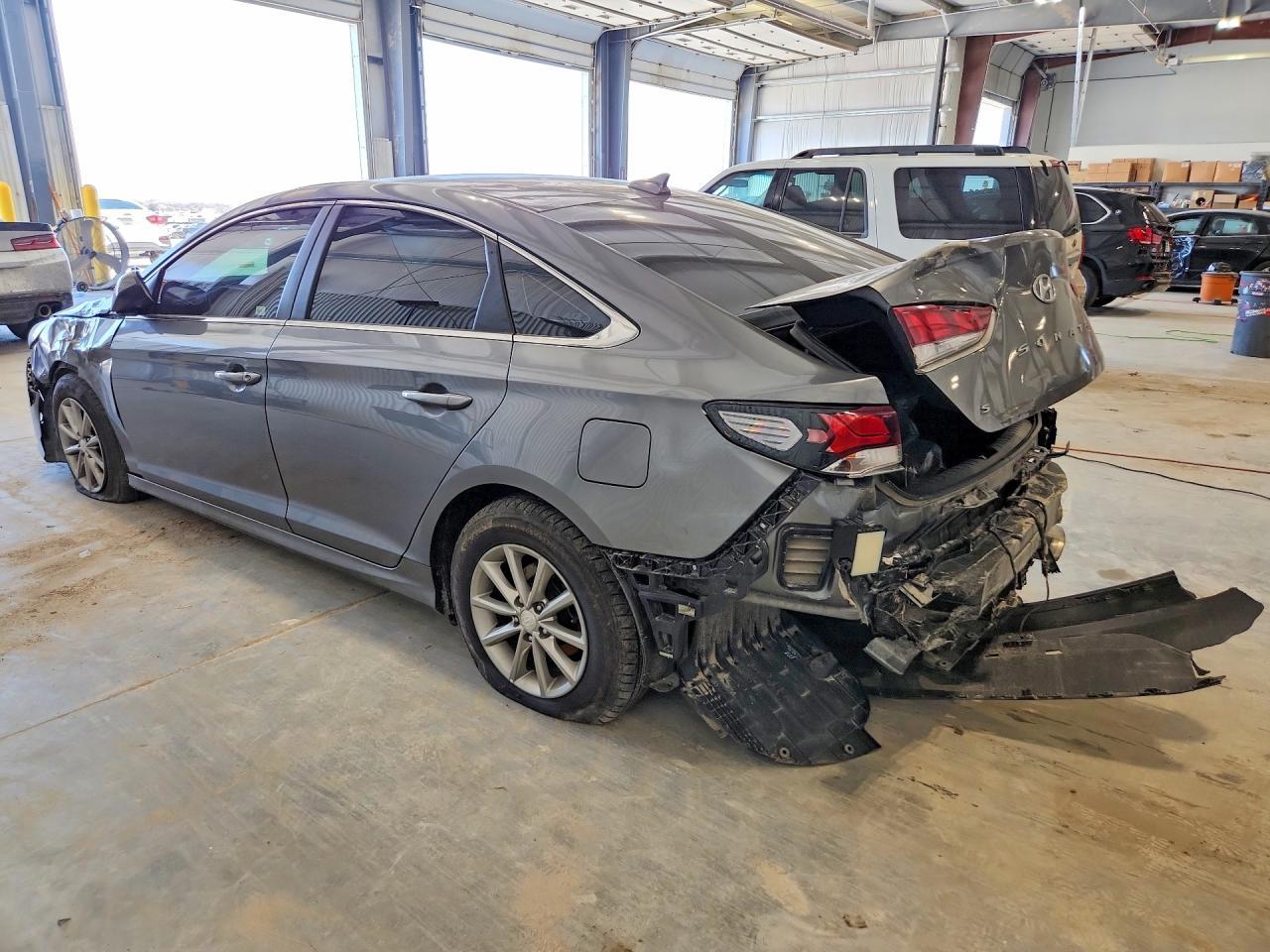 2019 Hyundai Sonata Se - Фото 2