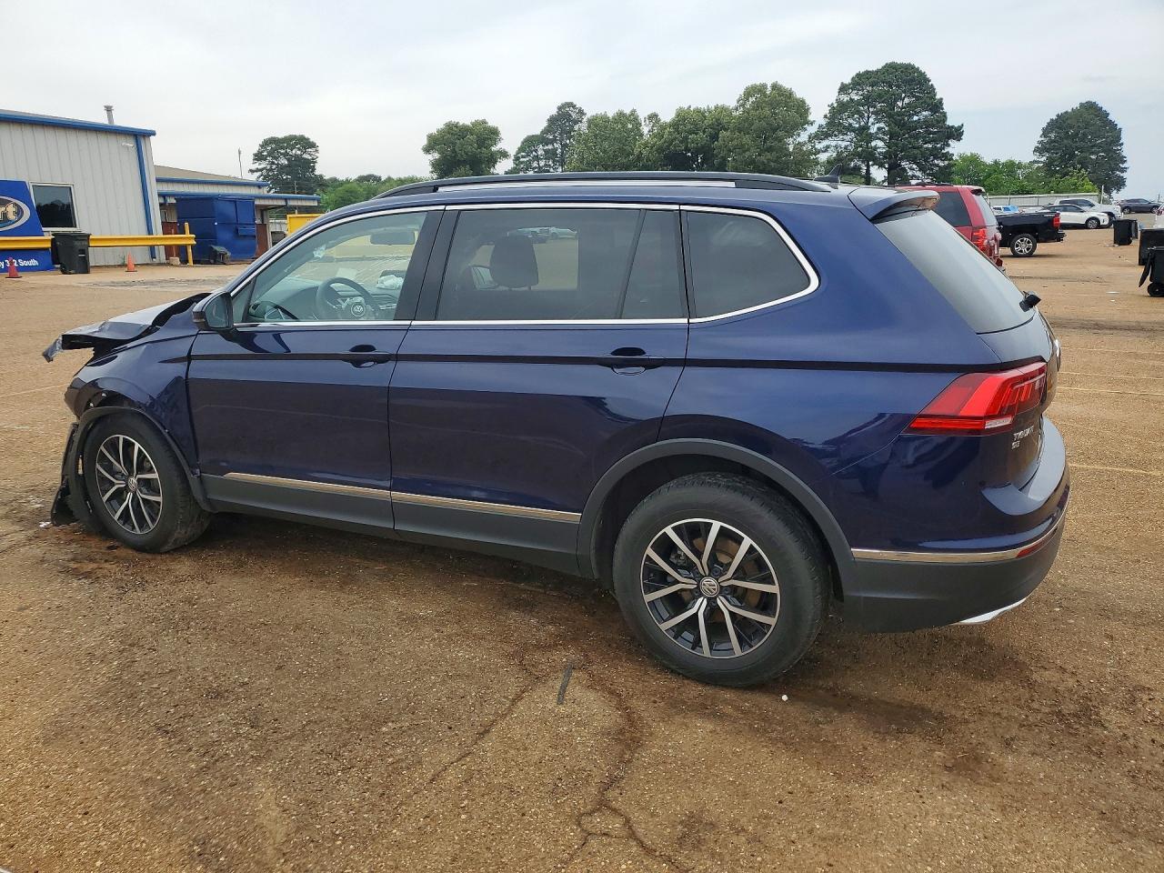 2021 Volkswagen Tiguan Se - Фото 2