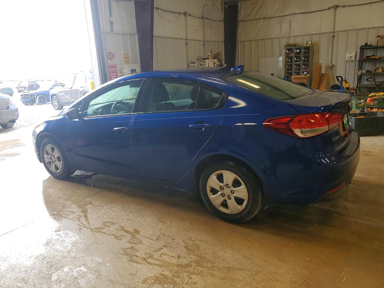2017 Kia Forte Lx - Image 2